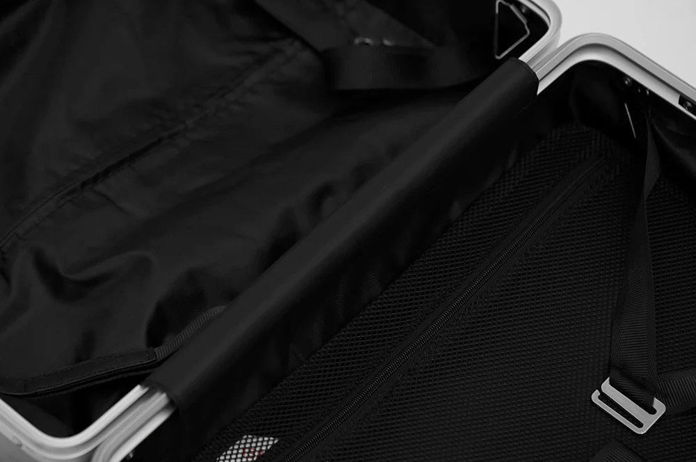 Exclusive Miami 22' Carry On Suitcase Silver Roll Away - Image 5